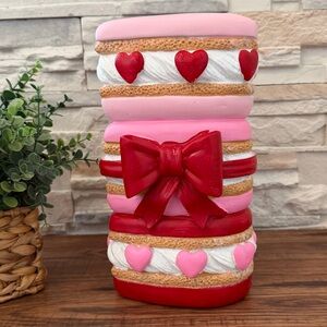 🆕 Heart Macaron 11" H Resin Holiday Decor!